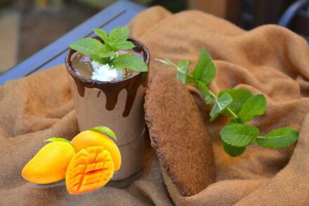 Czekoladowe mango lassi